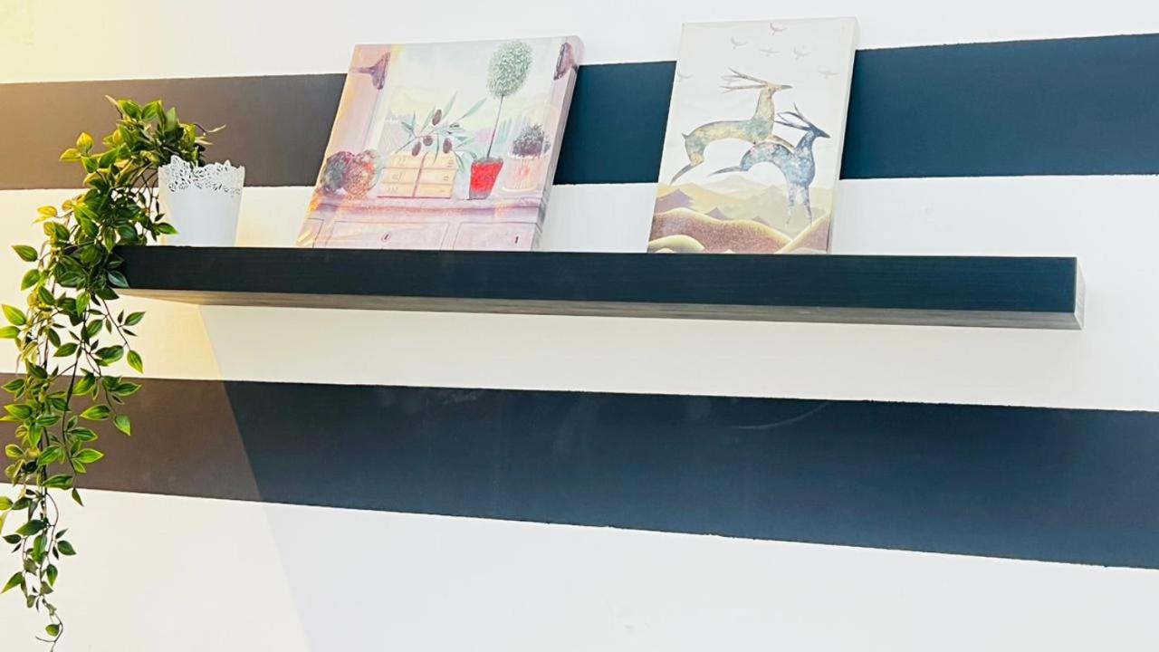 Fashion Partition Near Mall Of The Emirates * Дубай