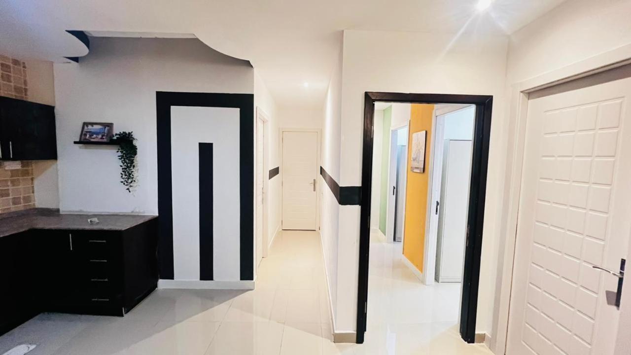 Fashion Partition Near Mall Of The Emirates * Дубай